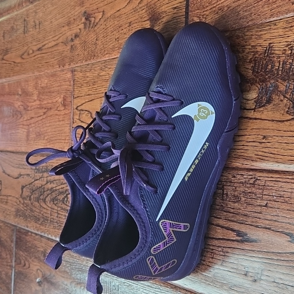 Boys Nike Mbappe Turf Shoes Sz 5.5